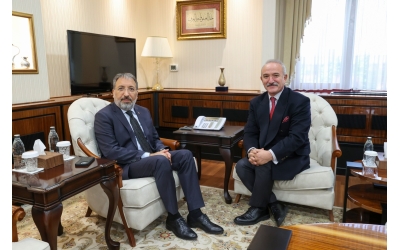 Üsküdar Din Görevlileri Vakfı Mütevelli Heyeti Başkanımız Mehmet Kemiksiz, İstanbul Müftülüğü vazifesinde iken Diyanet İşleri Başkanlığı görevine vazifelendirilen muhterem hocamız Prof. Dr. Safi Arpaguş'u makamında ziyaret etti.